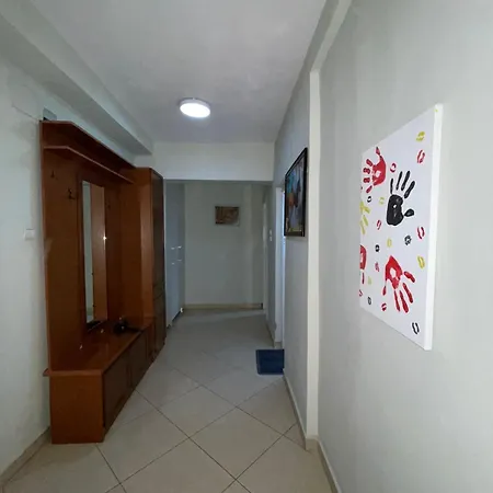 Central Tirana Stay * ティラナ