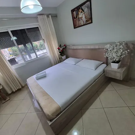 Central Tirana Stay Homestay *