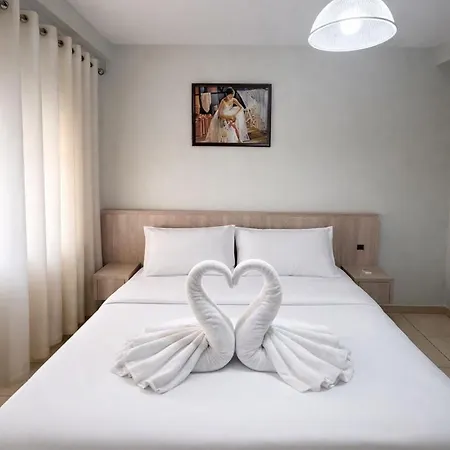 Central Tirana Stay ティラナ