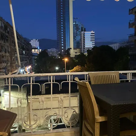 Central Tirana Stay Homestay *